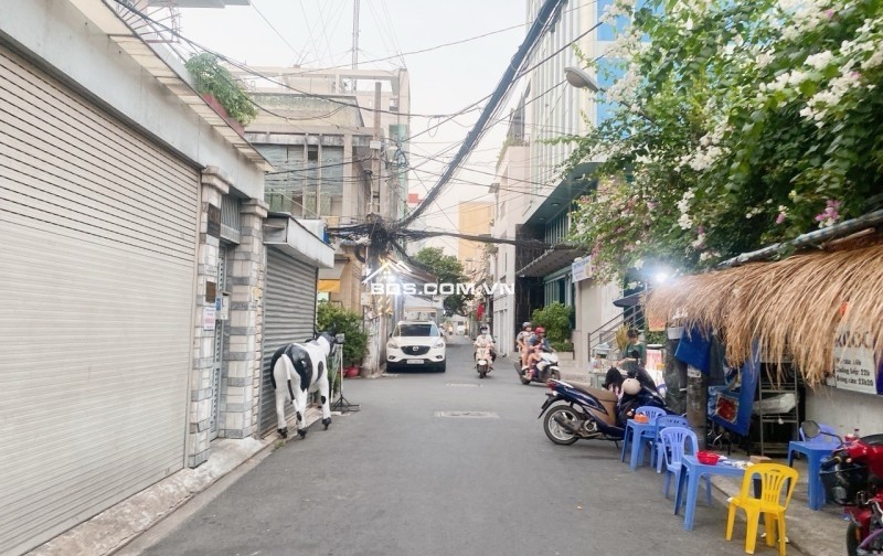 Bán nhà HXH 5m Trương Công Định ngay khu VIP Bàu Cát, Tân Bình, 70 m2, 4.3x16m. Chỉ 7.9 Tỷ còn TL    .